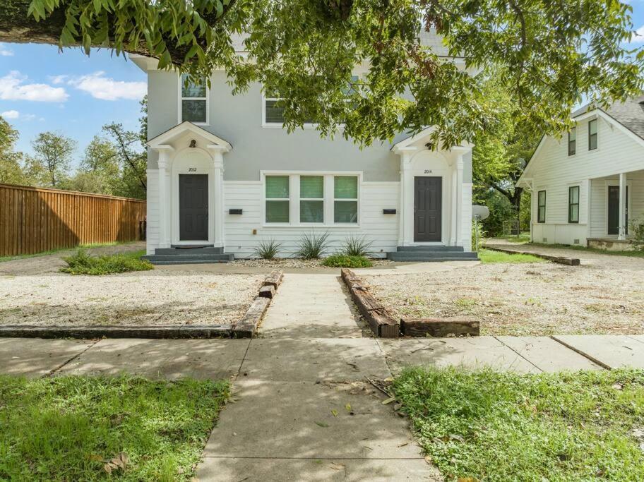 Charming Townhouse In Downtown Waco! Villa Exterior photo